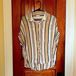 En Crème Crepe Collard Top